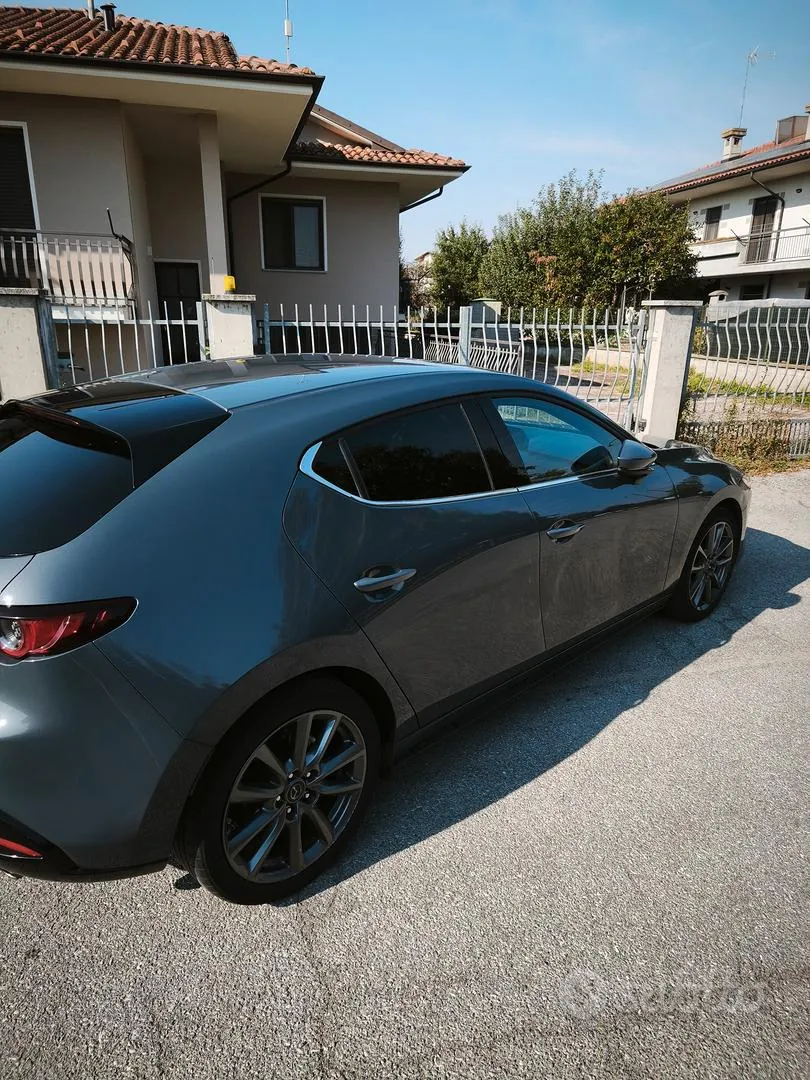 Mazda 3 2021 photo 2
