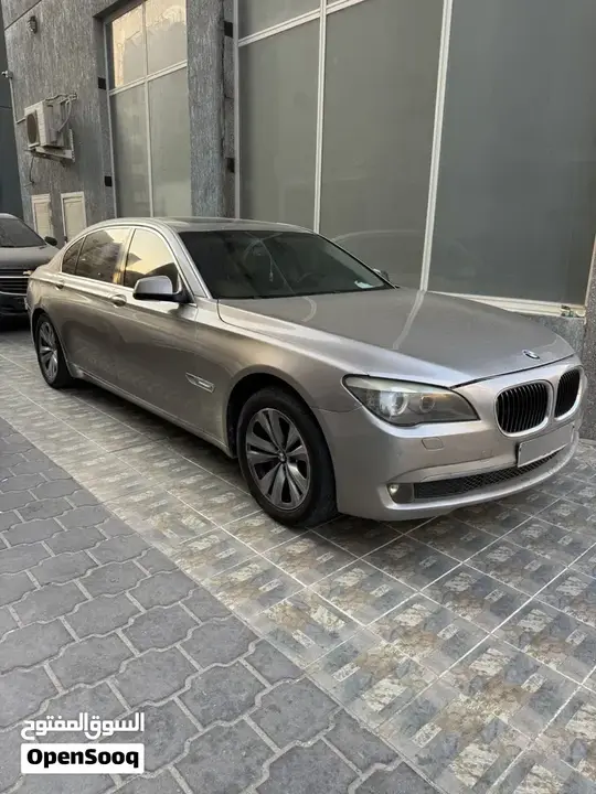 BMW 7 Series 2011 photo 3