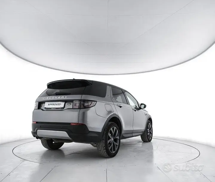 Land Rover Discovery Sport 2022 photo 2