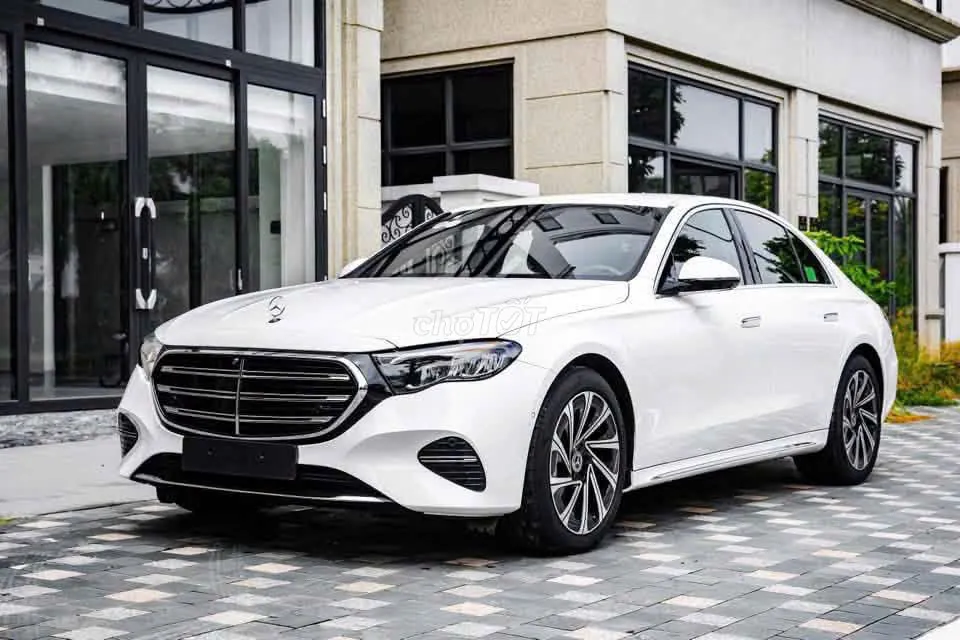 Mercedes-Benz E-Class 2026 photo 4