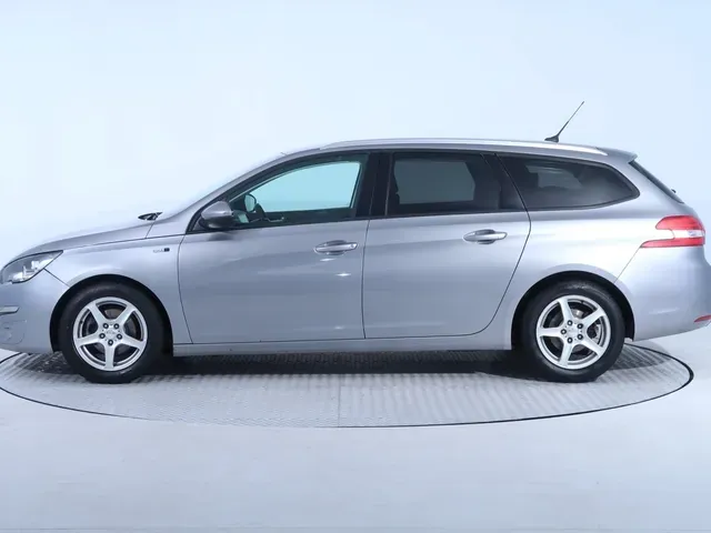 Peugeot 308 Sw 2016 photo 2