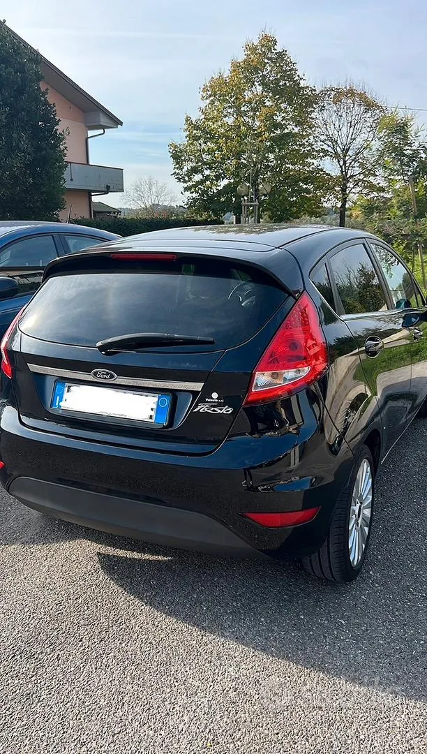 Ford Fiesta 2009 photo 2
