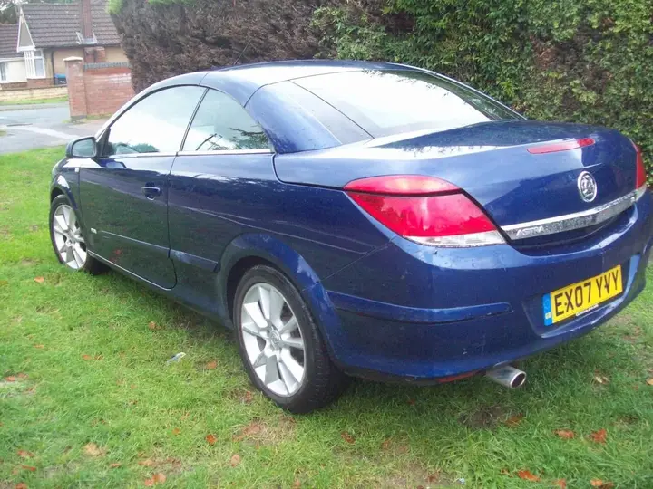 Vauxhall Astra 2007 photo 4
