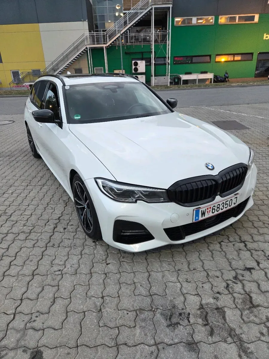BMW 3 Series 2020 photo 3