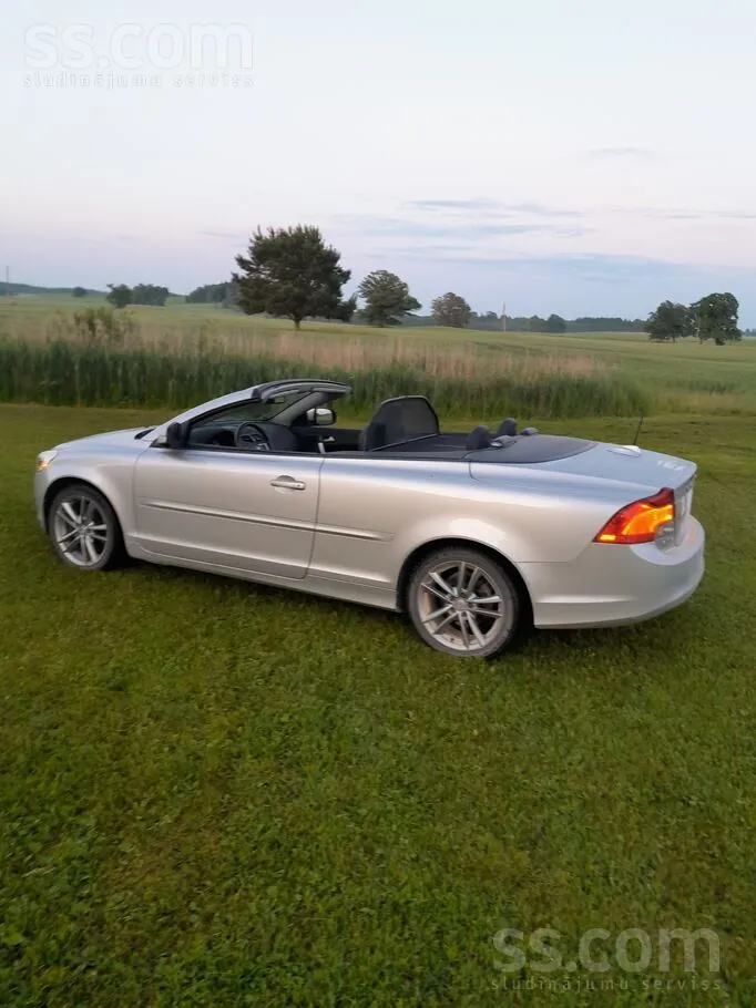 Volvo C70 2010 photo 2