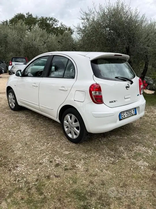 Nissan Micra 2012 photo 4