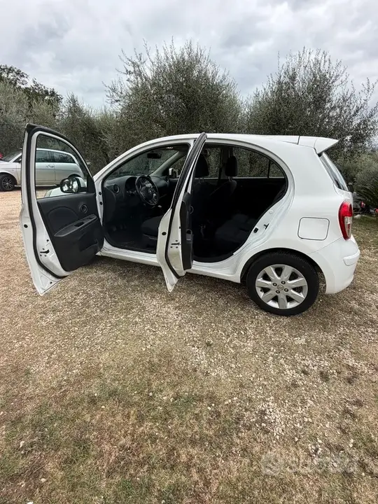Nissan Micra 2012 photo 5