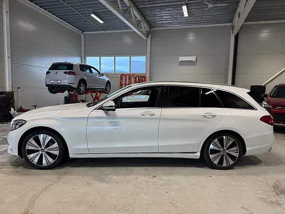 Mercedes-Benz C-Class 2016 photo 2