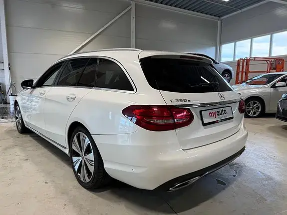 Mercedes-Benz C-Class 2016 photo 3