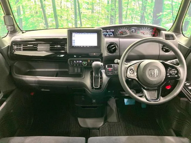 Honda N-Box Custom 2022 photo 2