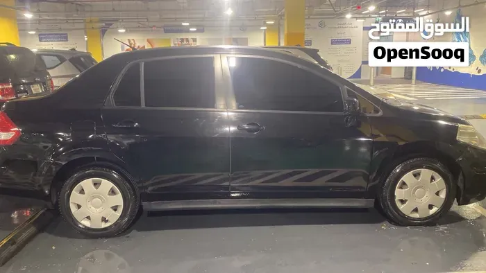 Nissan Tiida 2011 photo 4
