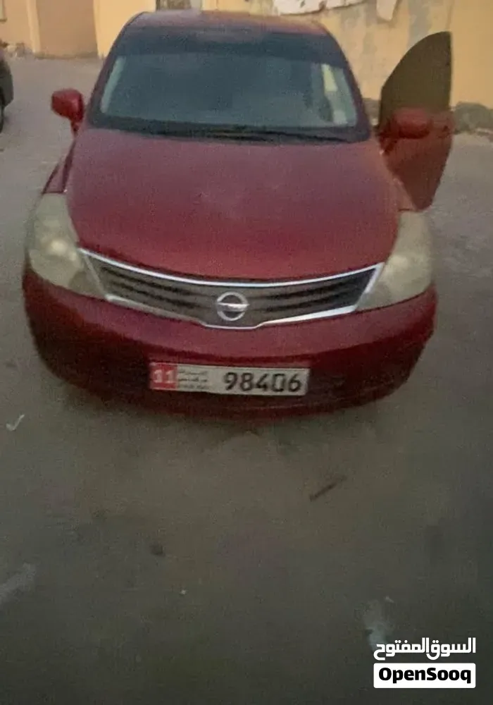 Nissan Tiida 2011 photo 5