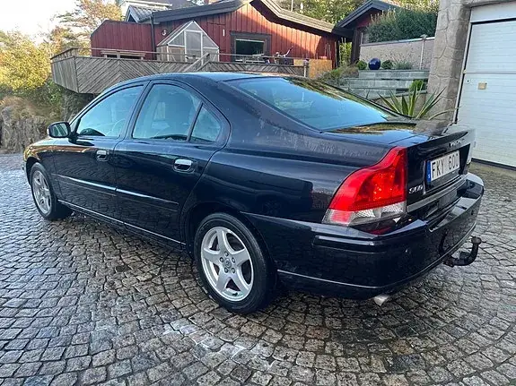 Volvo S60 2008 photo 2