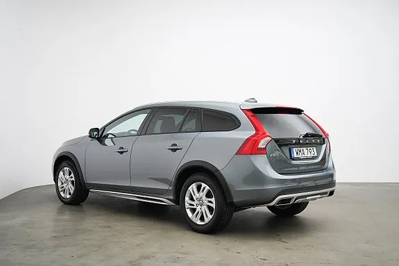Volvo V60 Cross Country 2017 photo 5