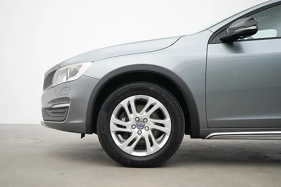 Volvo V60 Cross Country 2017 photo 2