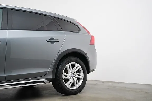Volvo V60 Cross Country 2017 photo 3