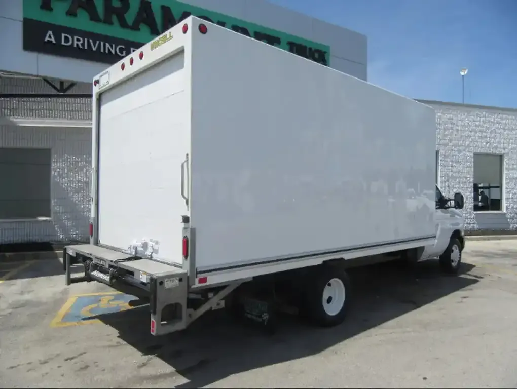 Ford E-450 2023 photo 4