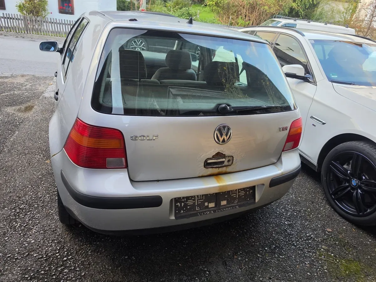 Volkswagen Golf 2001 photo 2