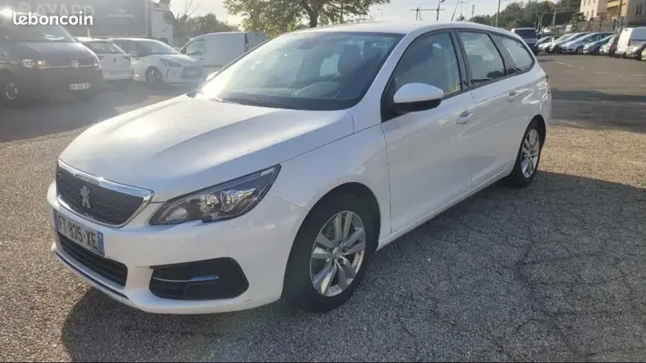 Peugeot 308 2020 photo 2