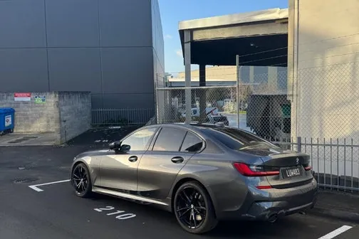 BMW 330I