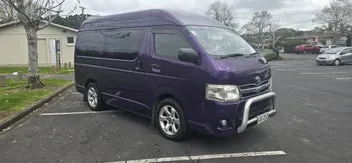 Toyota Hiace 2011 photo 2