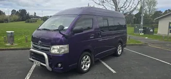 Toyota Hiace 2011 photo 4