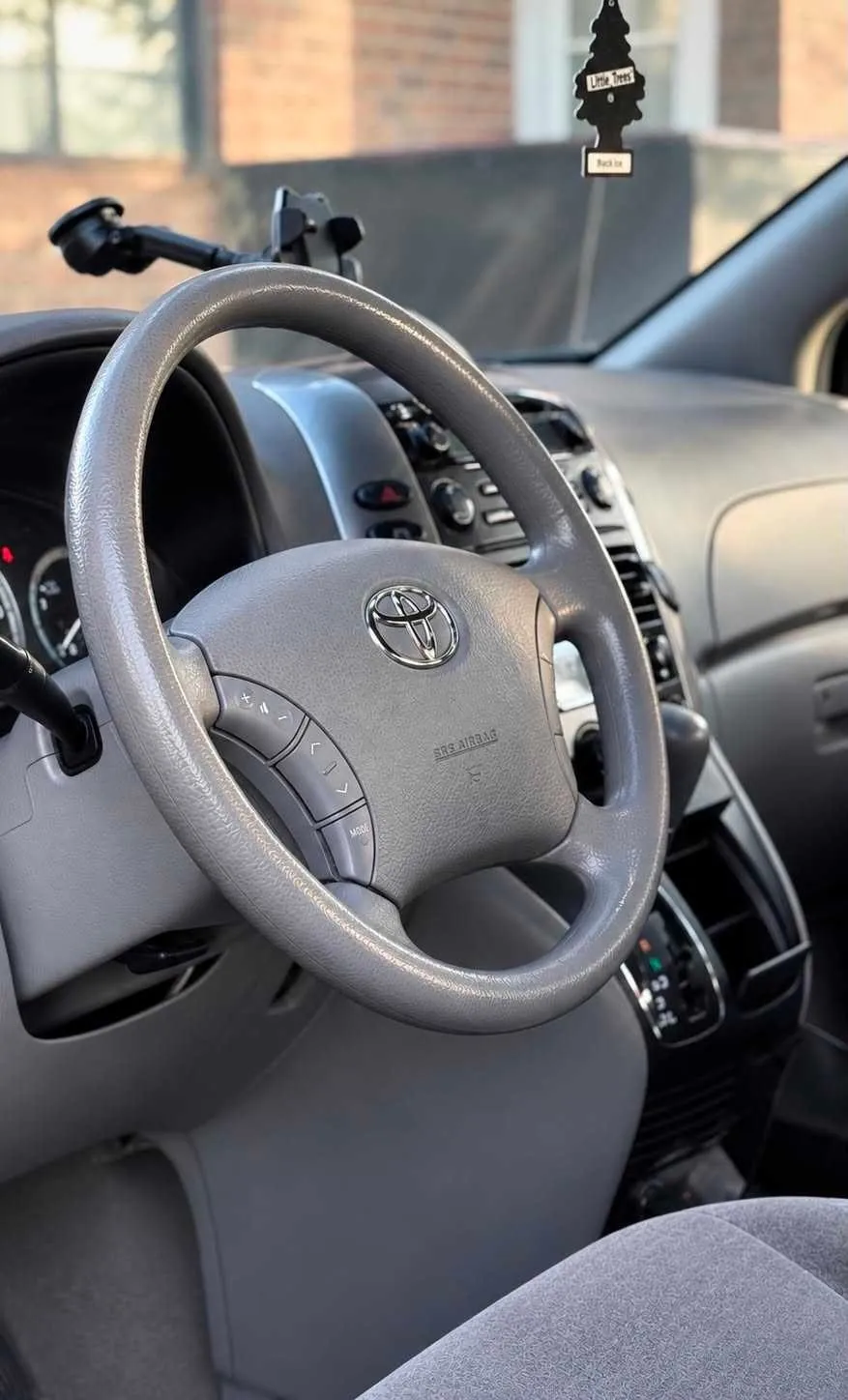 Toyota Sienna 2010 photo 5