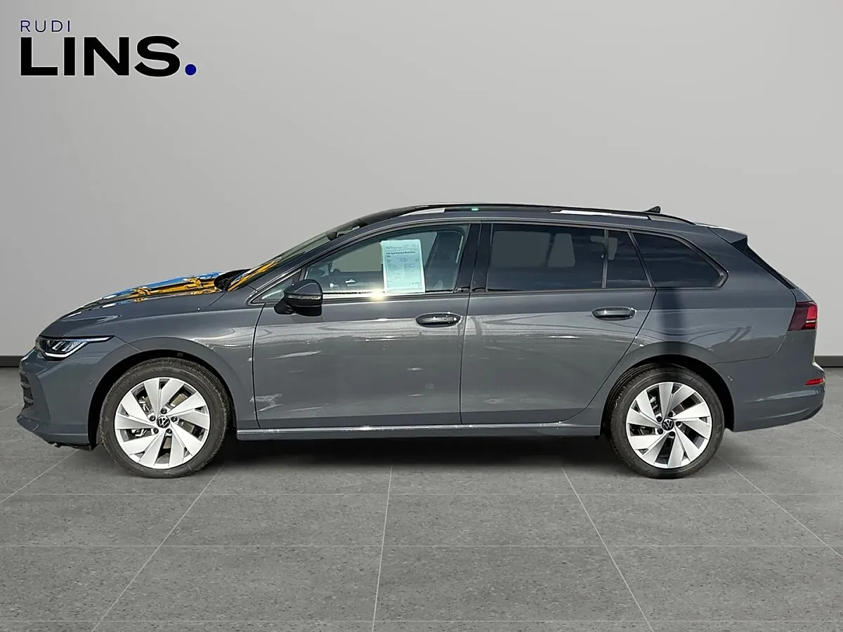 Volkswagen Golf 2025 photo 2