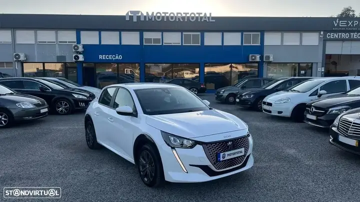 Peugeot E-208