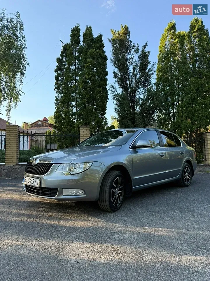 Skoda Superb 2011 photo 5