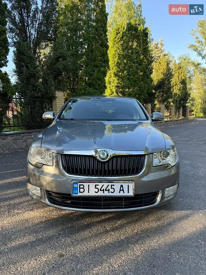 Skoda Superb 2011 photo 3