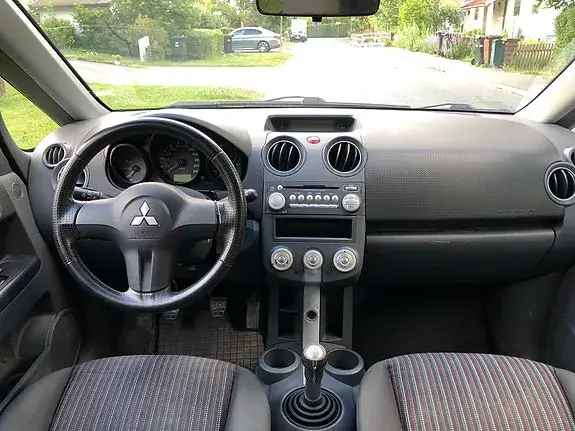 Mitsubishi Colt 2009 photo 5
