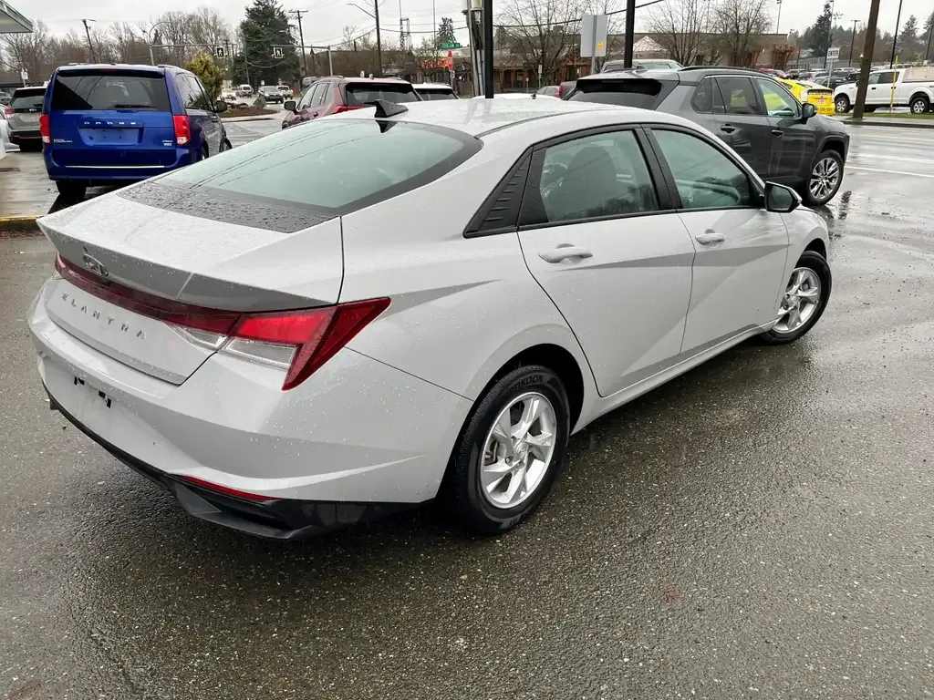 Hyundai Elantra 2022 photo 3