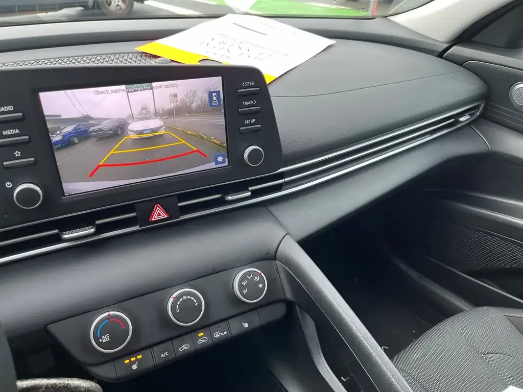 Hyundai Elantra 2022 photo 5