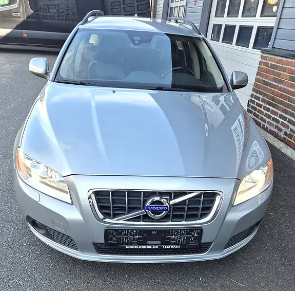 Volvo V70 2012 photo 5