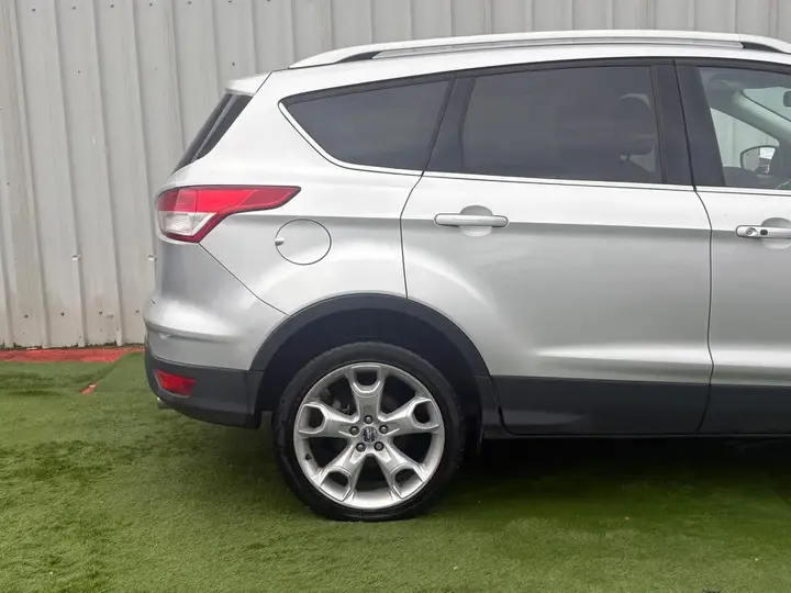 Ford Kuga 2015 photo 4