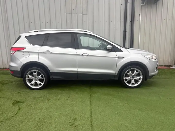 Ford Kuga 2015 photo 3