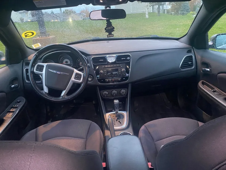 Chrysler 200 2013 photo 3