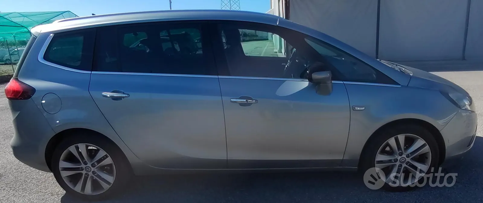 Opel Zafira 2012 photo 2