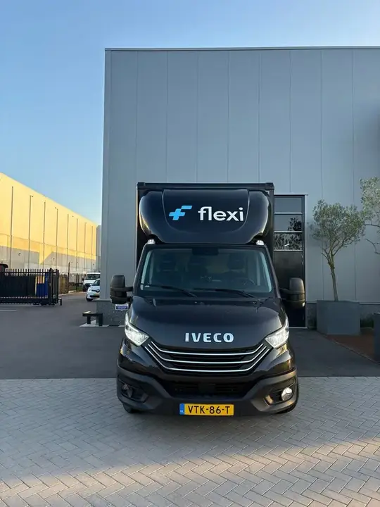 Iveco Daily 2023 photo 2