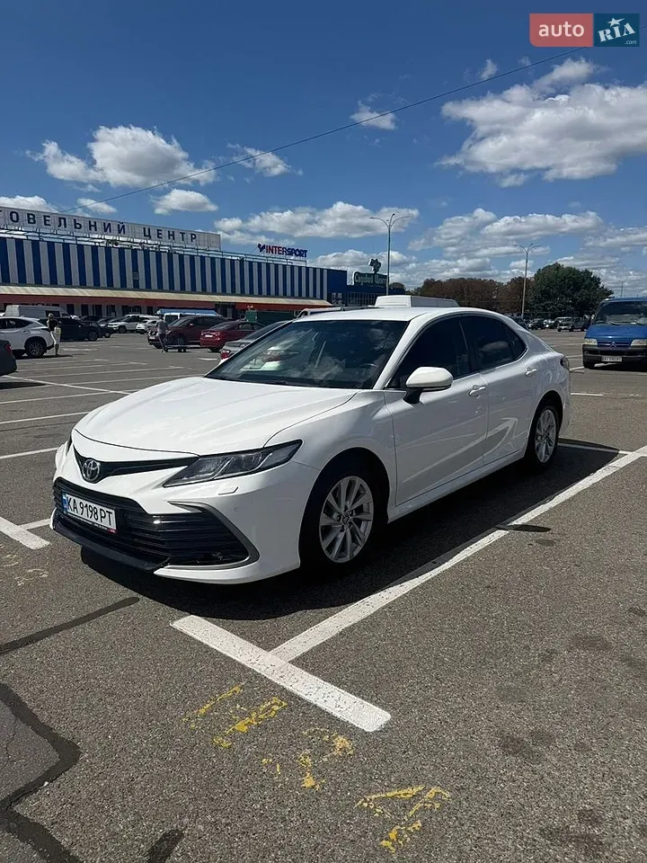 Toyota Camry 2021 photo 2