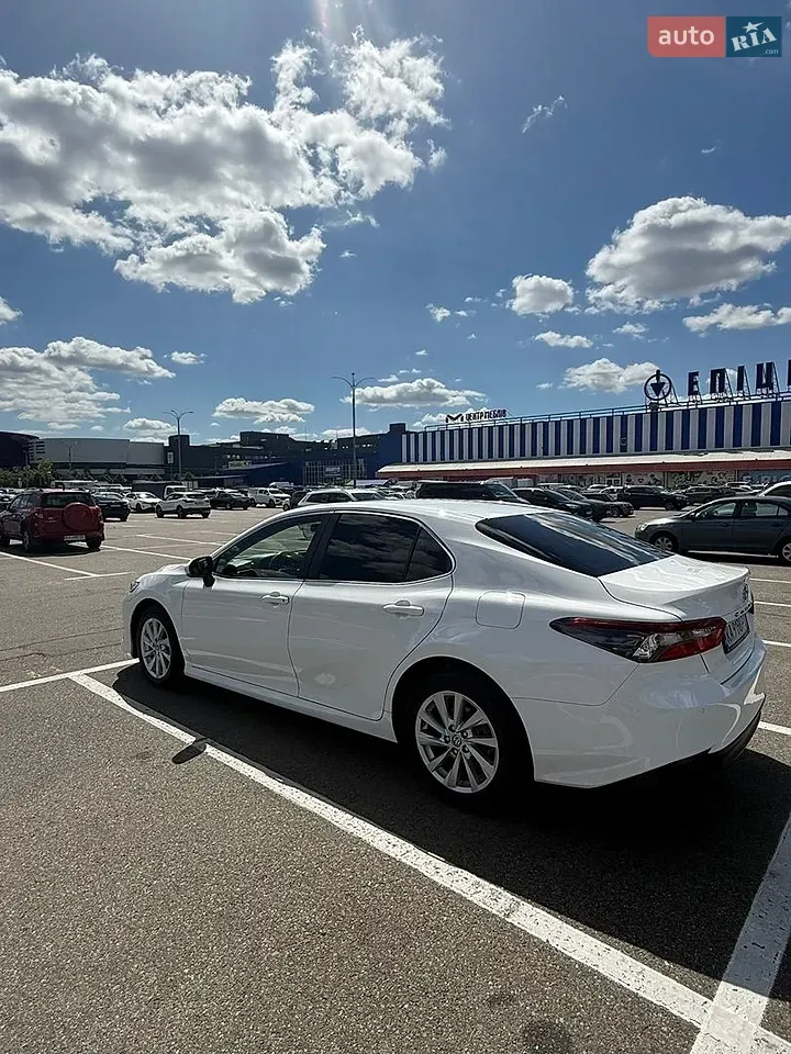 Toyota Camry 2021 photo 3