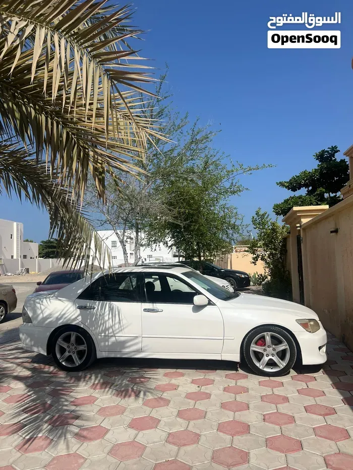 Lexus Is 2002 photo 2