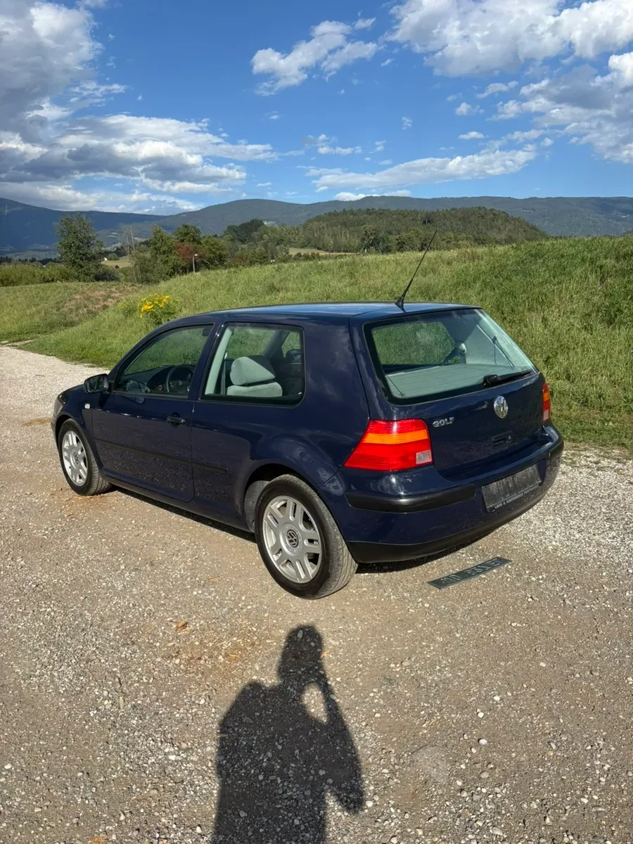 Volkswagen Golf 2002 photo 3