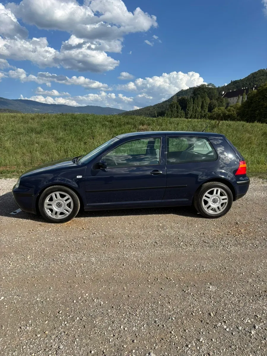 Volkswagen Golf 2002 photo 2