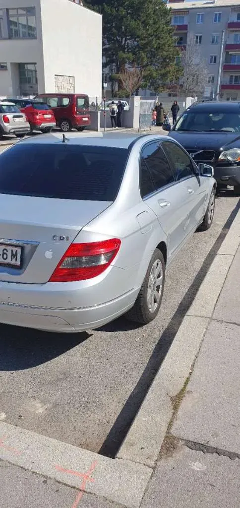 Mercedes-Benz C-Class 2010 photo 2