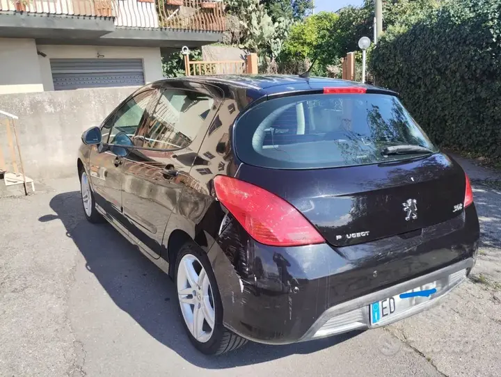Peugeot 308 2012 photo 4
