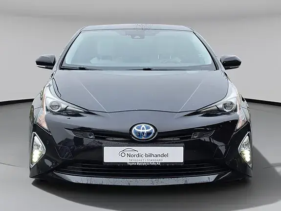 Toyota Prius 2017 photo 2