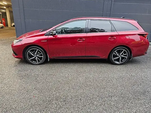 Toyota Auris 2018 photo 3