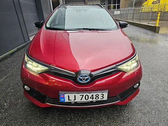 Toyota Auris 2018 photo 2